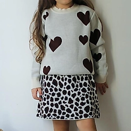 Çok kalpli etekli triko takım