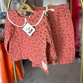 Kız bebek fırfırlı takım