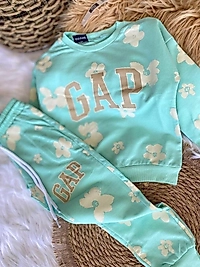 Gap ve çiçek baskılı turkuaz takım