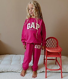 Gap baskılı pembe takım