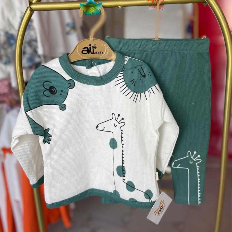 Erkek bebek zürafalı takım