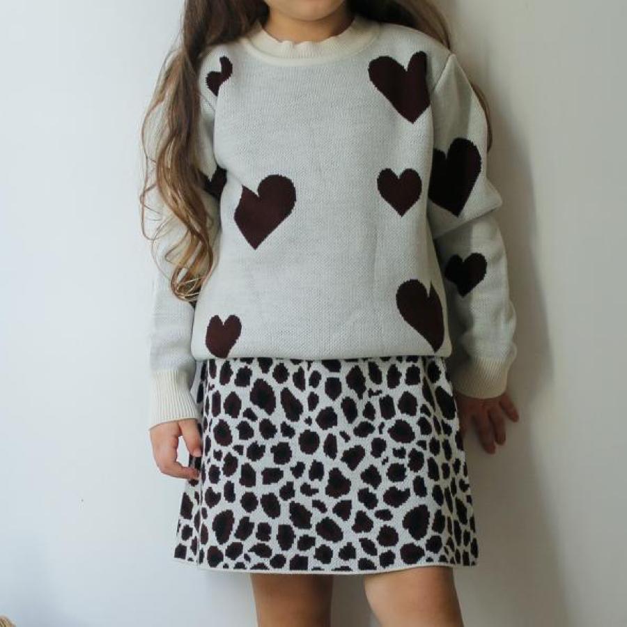 Çok kalpli etekli triko takım