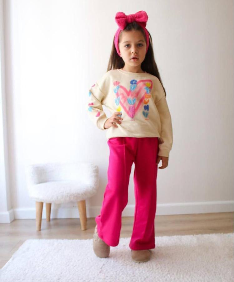 Kalp detaylı gül desenli alt üst takım