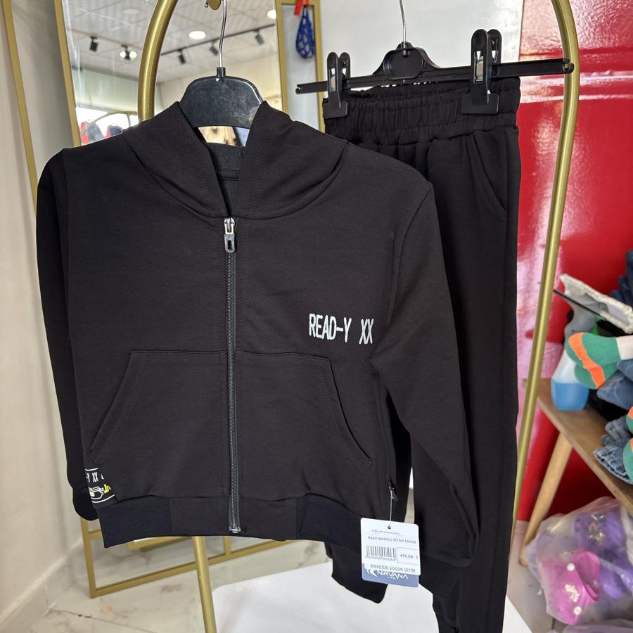 Erkek çocuk siyah renk paça lastikli eşofman takımı