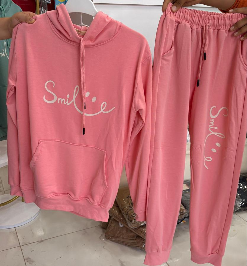 Smile baskılı pembe takım