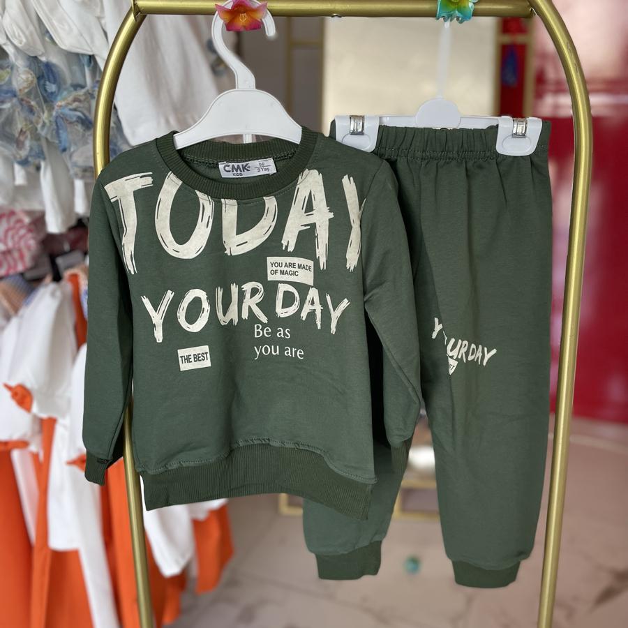 Today baskılı yeşil takım